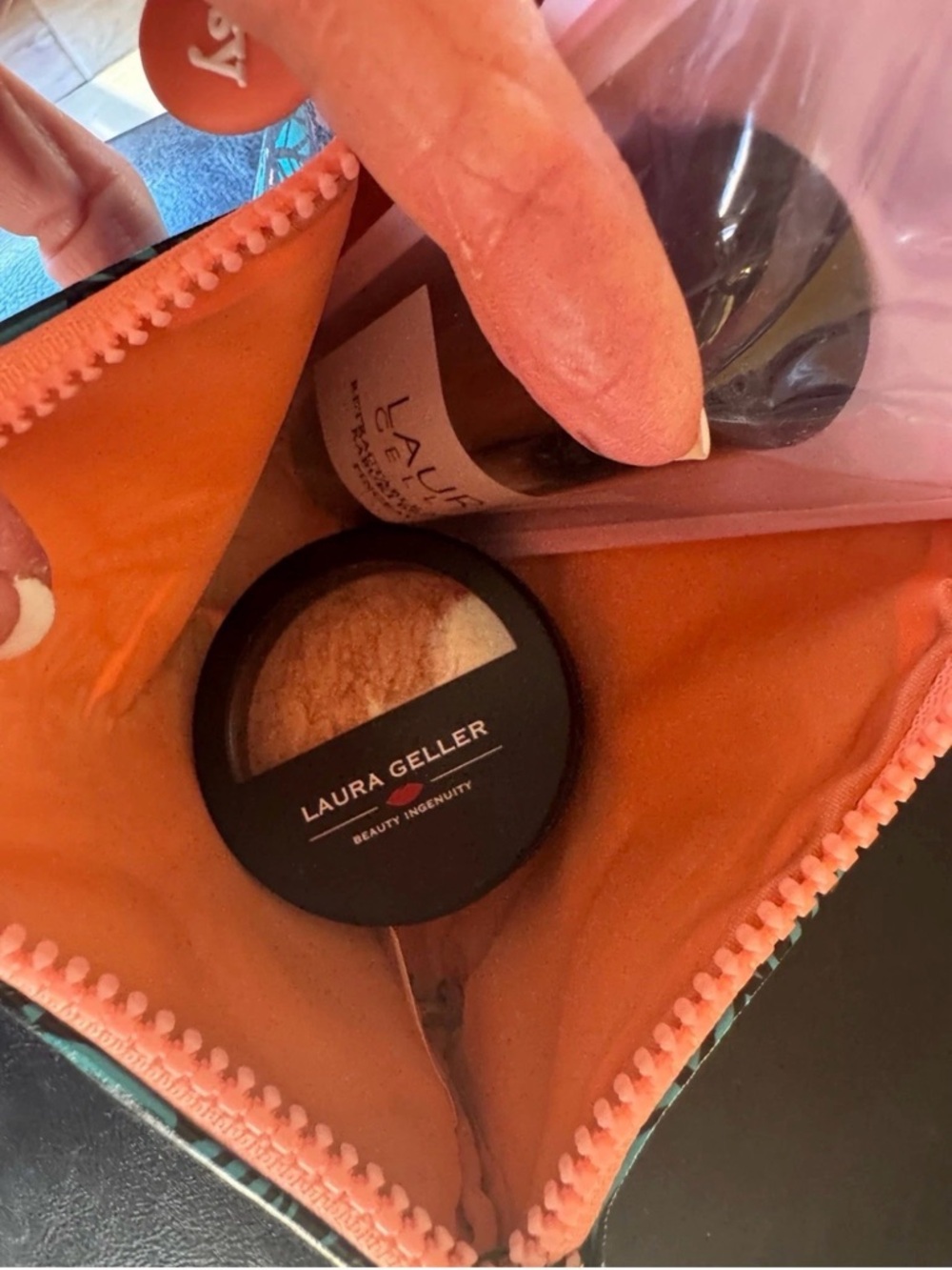 Laura Geller Makeup Brush & Compact Set in Teal and Pink - Picture 9 of 9